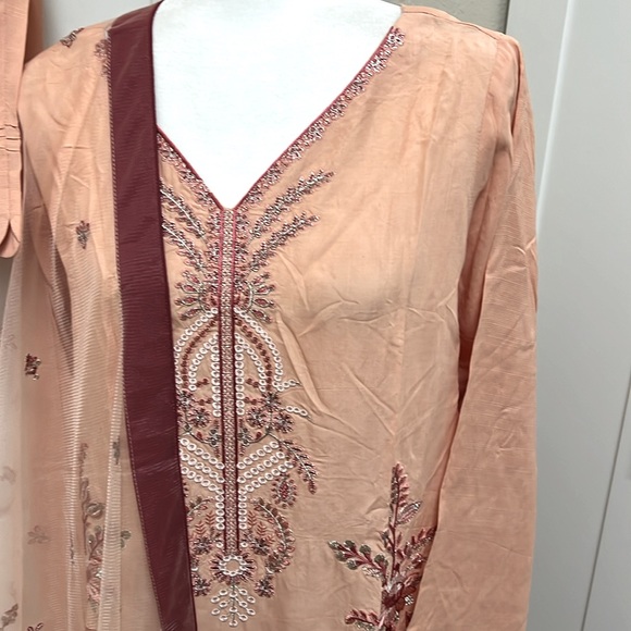 New Pakistani Indian shalwar kameez peach color designer embroidery outfit #264 - Picture 6 of 11